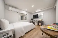 Suwon (Ingyedong) SR Hotel