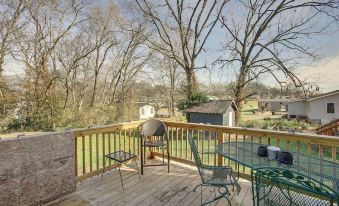 Pet-Friendly Gallatin Home w/ Deck, 1 Mi to Town!