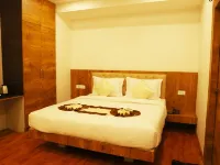 Hotel Girija Sunrise 300 Meter from Baba Dham Temple デーオーガルのホテル