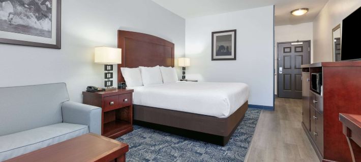 La Quinta Inn & Suites by Wyndham Fort Worth NE Mall Hotels in Tarrant County