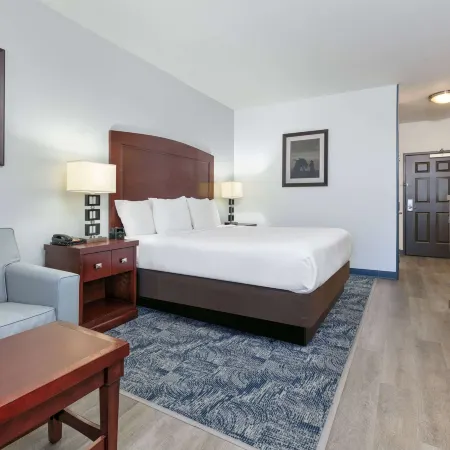 La Quinta Inn & Suites by Wyndham Fort Worth NE Mall
