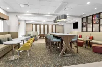 Hampton Inn by Hilton Cornwall فنادق في كورنوال