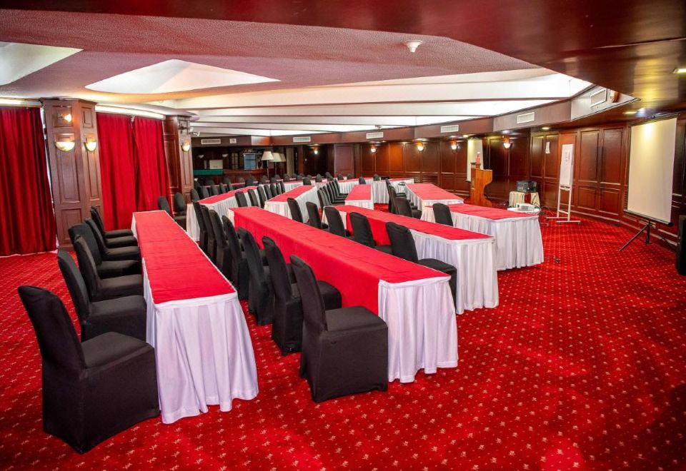 나이로비 레드 버팔로 하우스 주변 관광지