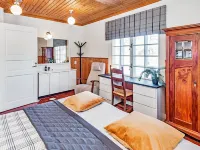 Sepelkyyhky Hotels in Somero