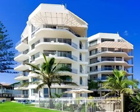 Oceanside Resort Hotels in Bilinga