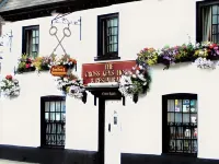 Cross Keys Hotel Chatteris فنادق في Fenland