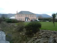 Brook Manor Lodge Hotels in Trá Lí