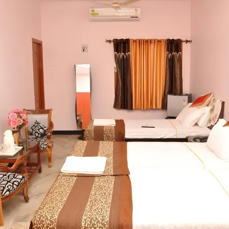 Hotel Vaani Villa by Royal Stay