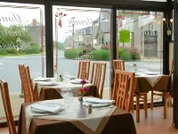 Logis Hôtel et Restaurant la Tour Brette فنادق في Vergoncey