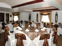Business Hotel & Suites María Bonita 시우다드후아레스 호텔