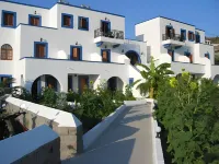 Nicolas Studios Hotels near Cave of the Apocalypse