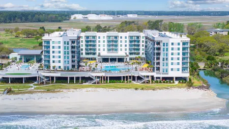Holiday Inn Club Vacations Myrtle Beach Oceanfront by IHG Отели рядом с достопримечательностью «Springmaid Beach campground»