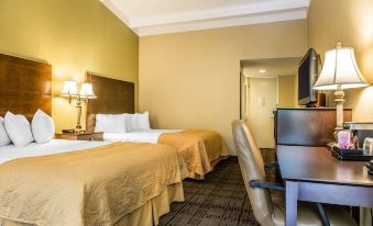 Clarion Hotel & Suites Hamden - New Haven