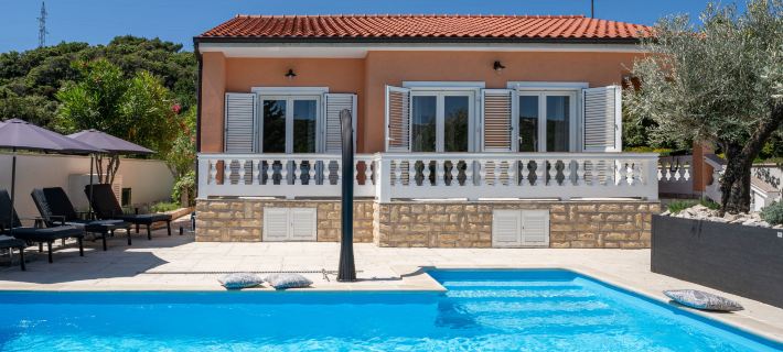 Happy Home Rab Hotel di Rab