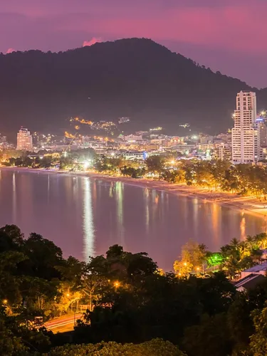 รูปภาพของPatong Tower - 3BR, best location, 150m to beach