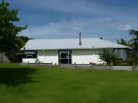 At Parkland Place B&B Hotels in Coromandel