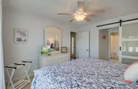 72 Pelican Bay AvantStay Community Pool Decks