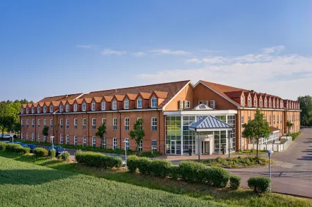 Courtyard Magdeburg Отели в г. Бёрде