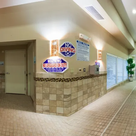 Holiday Inn Express & Suites ALPINE SOUTHEAST by IHG