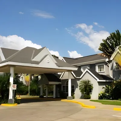 Metrotel Express Hotels near Colonia Satelite Park