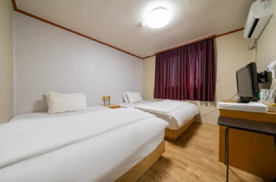 Gangneung Ewha Motel のホテル