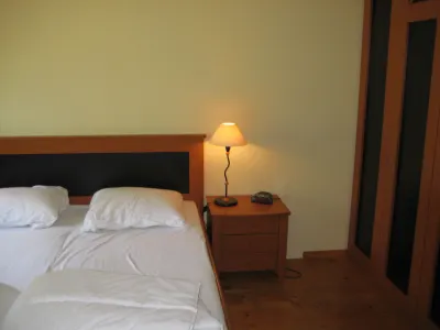 2+ Hotels near Grondig Geniethen