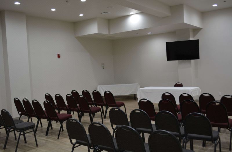 Comfort Suites Yukon - SW Oklahoma City photo 2