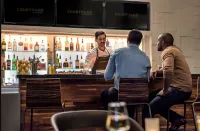 Courtyard Bettendorf - bar