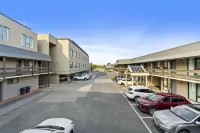 凱藝飯店-謝珀頓帕克湖 - 停車場