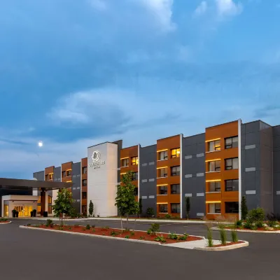 DoubleTree by Hilton Kingston Các khách sạn gần Đại học Queen