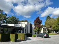 Logis Hôtel Restaurant des Acacias Lille Neuville en Ferrain Hotel in zona L'etable du bien etre