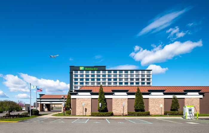 홀리데이 인 뉴어크 국제공항, IHG 바이