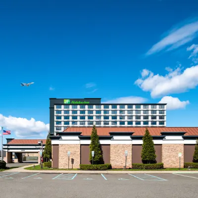 Holiday Inn NEWARK INTERNATIONAL AIRPORT by IHG Hotels near Muhammad Ali Park