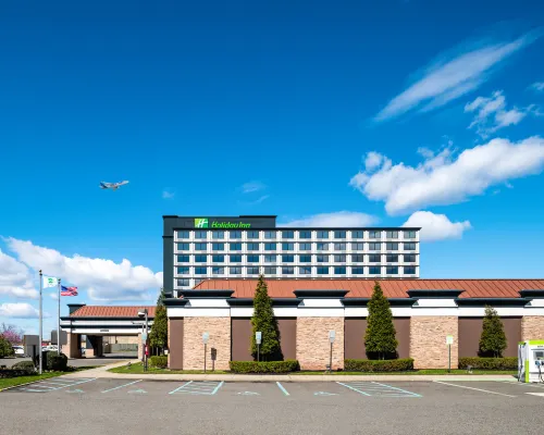 Holiday Inn NEWARK INTERNATIONAL AIRPORT by IHG Hotels in Newark