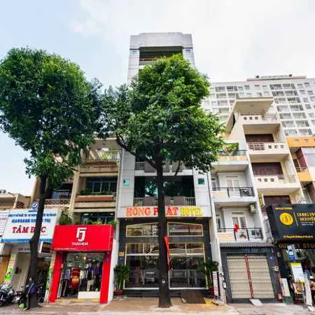 Hong Phat Hotel Отели рядом с достопримечательностью «Парк Dam Sen»