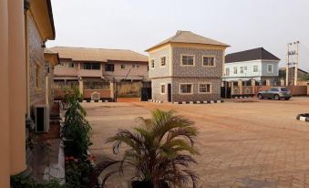 Rosrit Hotel and Suites
