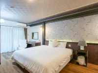 Yufuin Besso Shikisai Hotel Hotels in Yufu