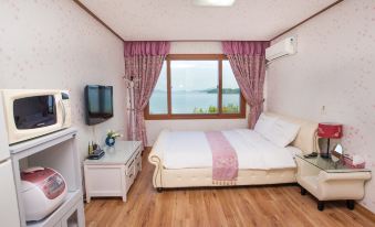 Taean Napoli Pension