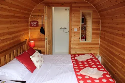 Sea and Mountain View Luxury Glamping Pods Heated Hotel in zona South Stack Lighthouse