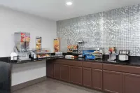 Microtel Inn & Suites by Wyndham Janesville - breakfast