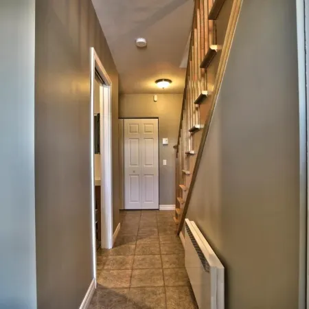Dynamite 2-Bedroom House, Garage, Sleeps 6