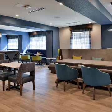 Hampton Inn by Hilton Cedar Falls Downtown