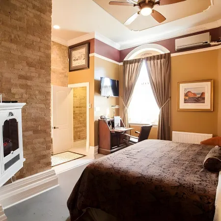 Clocktower Inn