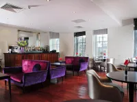 Royal Hotel Cardiff by Belvilla - Bars