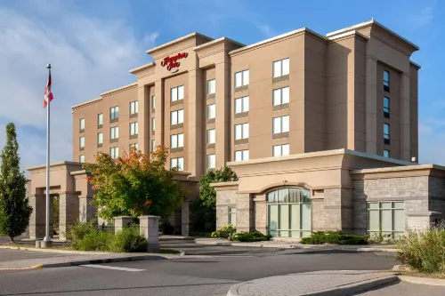 Hampton Inn by Hilton Brampton Toronto - parking