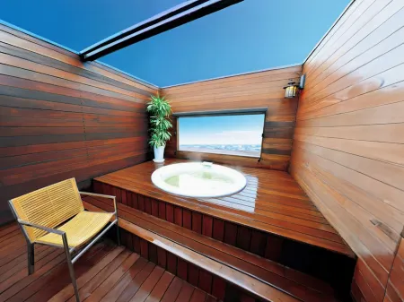 Shirako New Seaside Hotel