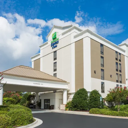 Holiday Inn Express & Suites WILMINGTON-UNIVERSITY CTR by IHG
