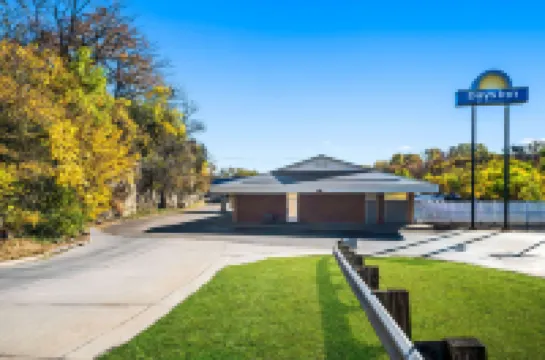 Days Inn by Wyndham Dubuque Hotéis em 