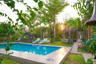 Beulah Court Vineyard Guest House Hotels near Thebe River Camping