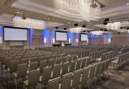 5. 코트야드 바이 ..